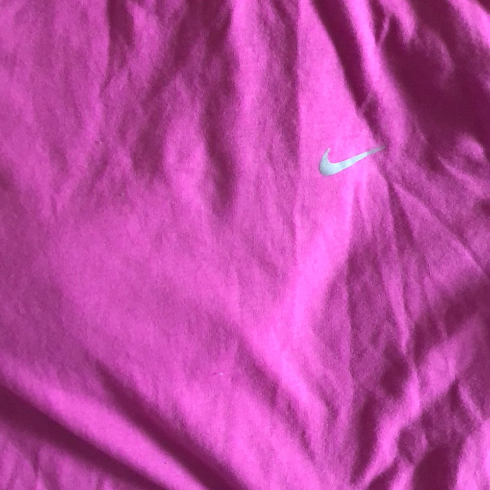 Pink NIKE top! - Picture 3 of 3